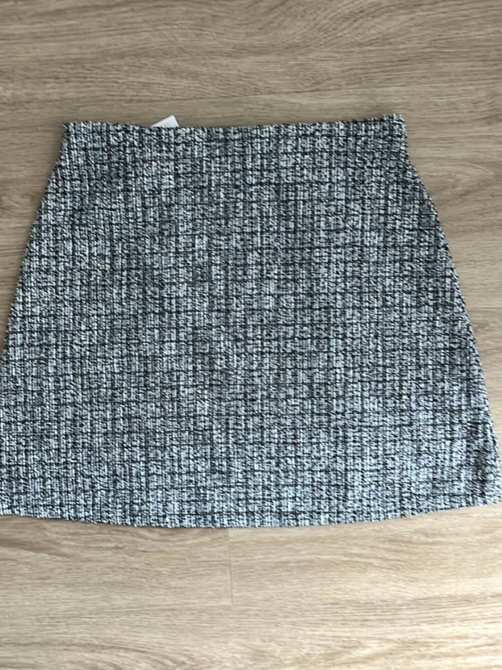 H&M miniskirt Boucle Size Small New with Tags - Picture 4 of 4
